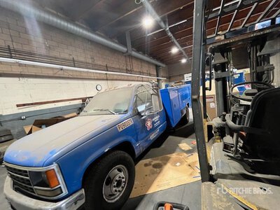 1991 Chevrolet 3500 Service Truck (Inoperable)