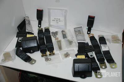 30- 3 POINT SEAT BELT KIT( RH & LH) FOR HEMTT/M977/M998/OTHER NSN#2540-01-29 NEW IN BOX 30 SEAT BELT KITS. SHIP DIMS:48 X 42 X 46 285LBS