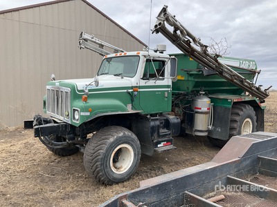 1992 International 2554 60 ft Air Boom 4x2 Floater Self-Propelled Fertilizer Spreader (Inoperable)