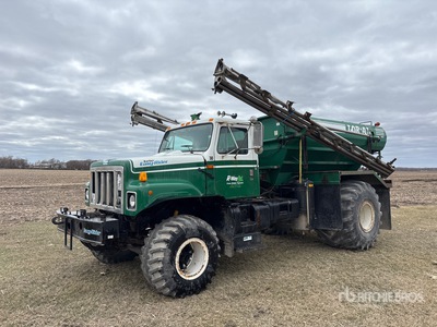 1990 International 2554 60 ft Air Boom 4x2 Floater Self-Propelled Fertilizer Spreader