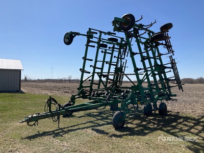 John Deere 735 40 ft Beitel ploeg