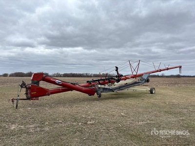 Farm King 1395 13 in x 95 ft Drive-Over Transfer Coclea grano