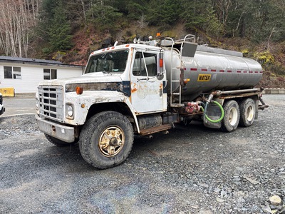 1982 International F1954 6x4 Water vrachtwagen