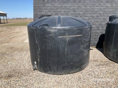Polywest 1500 gal Poly Watertank