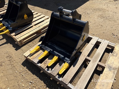 Dynamic Entities 24 in Digging Excavator Bucket - Fits Cat 311/312/313/314, Kobelco 140, Deere/Hitachi ZX120/135, Case 130/135, Doosan DX140 (Unused)