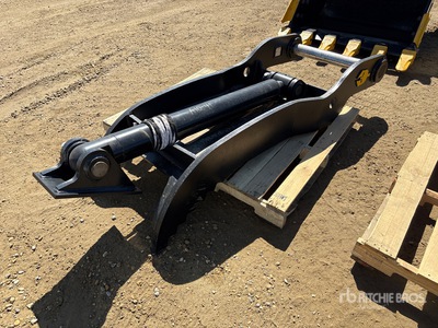 Dynamic Entities Excavator Thumb - Fits Cat 311/312/313/314, Kobelco 140, Deere/Hitachi ZX120/135, Case 130/135, Doosan DX140 (Unused)