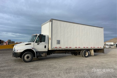 2007 International 4300 SBA LP 4x2 Van Truck