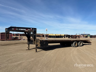 2014 Trailtech 27 ft T/A Gooseneck Remolque Portamaquinaria