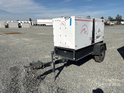 2012 Magnum 45 kVA Mobile Generador