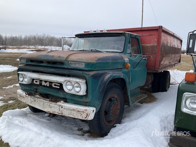 GMC 960 Grain Truck (Inoperable)