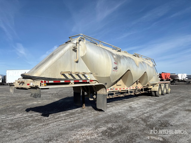 2015 MAC 1250 cft Tri/A Pneumatic Bulk Trailer