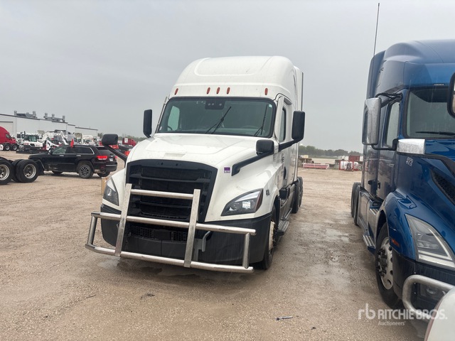 2021 Freightliner Cascadia 126 6x4 T/A Sleeper Truck Tractor