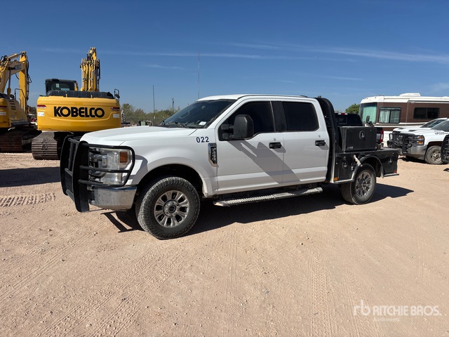 2021 Ford F-250 STX 4x4 Crew Cab Flatbed Truck