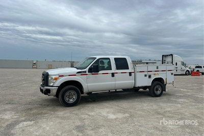 2012 Ford F-350 XL 4x2 Crew Cab Camión Utilitario