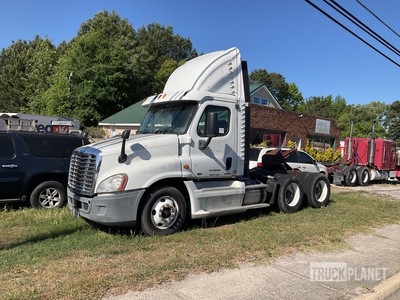 2012 Freightliner Cascadia T/A Sleeper Truck Tractor