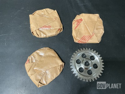 (4) Twin Disc 215834 Spur Gears