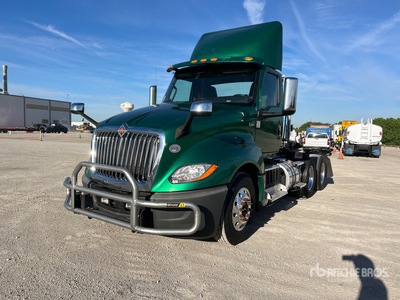 2020 International LT625 6x4 T/A Dagcabine Trekker