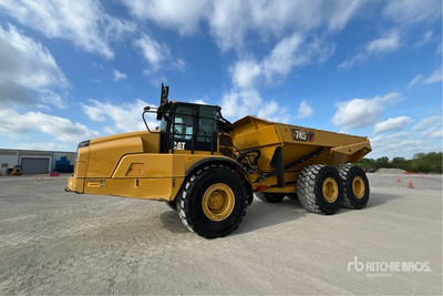 2018 Cat 745 Camion à benne articulé