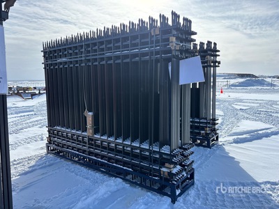 Quantity of (20) 10 ft x 7 ft Powder Coated Wrought Iron Clôture du site (Unused)