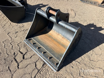 36 in Cleanup Excavator Bucket