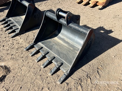 36 in Digging Excavator Bucket