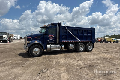 2025 Peterbilt 567 8x4 Tri/A Dump Truck