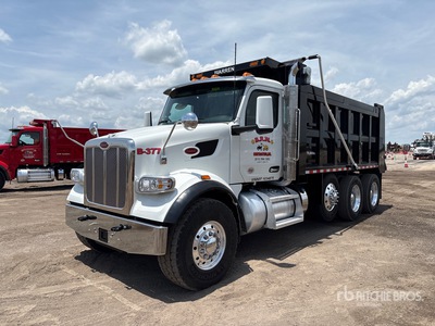 2025 Peterbilt 567 8x4 Camion à benne basculante Tridem