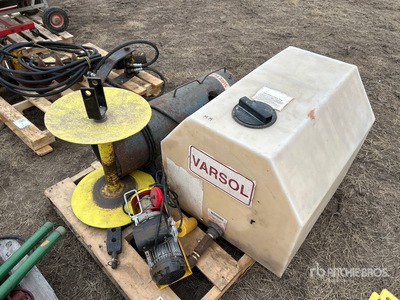 Powerfist 880 lb Electric Material Hoist