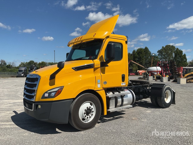 2020 Freightliner Cascadia 126 2020 Freightliner Cascadia 126 4X2 S/A Day Cab Truck Tractor