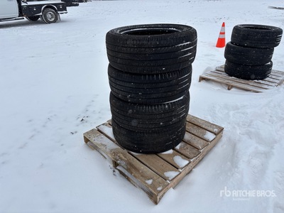 Quantity of (4) Goodyear Eagle LS 255/55R18 Banden