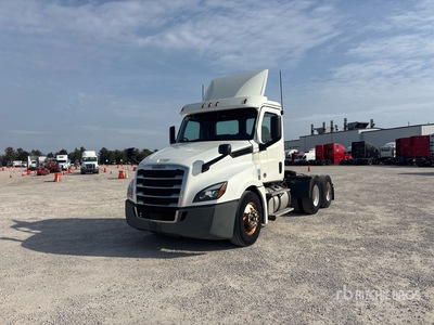 2018 Freightliner Cascadia 126 6x4 T/A Day Cab Truck Tractor