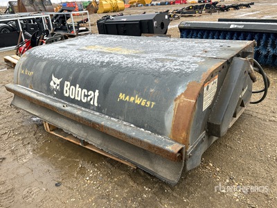 2008 Bobcat 72 in Kompaktlader-Kehrmaschine