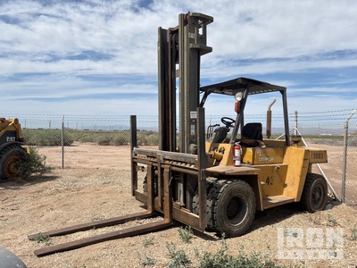 1998 Cat DP-70 14200 lb Pneumatic Tire Forklift