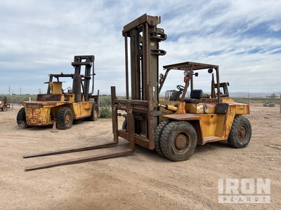 1998 Cat DP90 12600 lb Pneumatic Tire Montacargas