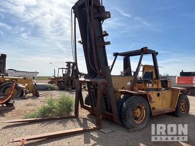 Cat V330B Pneumatic Tire Montacargas (Inoperable)