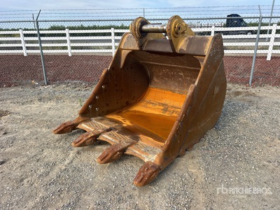 68 in Digging Excavator Bucket - Fits Cat 349FL