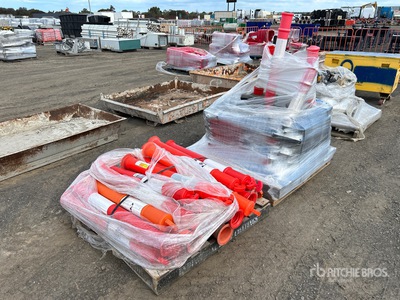 Quantity of Safety Bollards Altro materiale