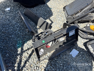 2026 GIYI GY-MHF44 39 in MINI Horizontal Clamp Fork Varios implementos minicargadora (Unused)