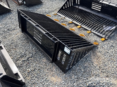 2026 GIYI GY-RB66 66 in Skeleton Skid Steer Bucket (Unused)