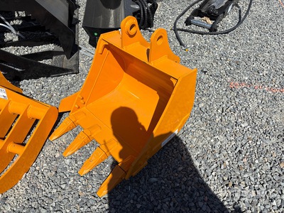 2026 GIYI GY-BK 24 in Digging Excavator Bucket (Unused)