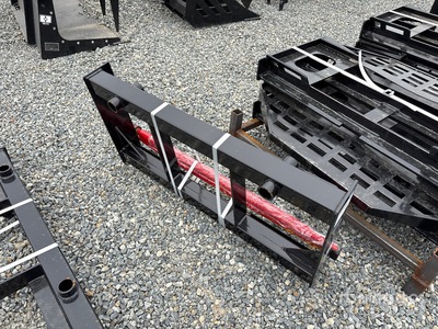 2026 GIYI GY-BF47 47 in Skid Steer Bale Spear (Unused)