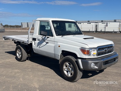 2016 Toyota LandCruiser 4x4 بيك اب