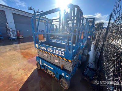 2005 Genie GS1932 Electric シザーリフト (Inoperable)