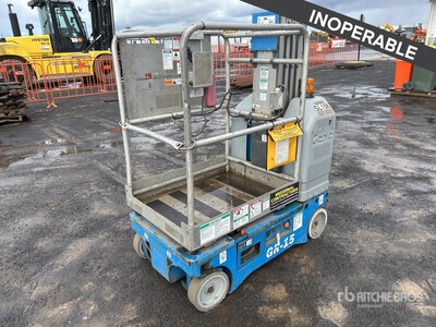 2000 Genie GR15 Elevador vertical (Inoperable)