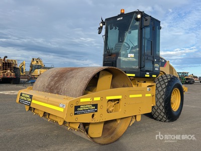 2010 Cat CS56 Smooth Drum Compactor