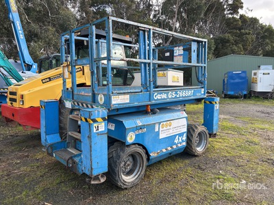 2003 Genie GS2668RT 4x4 Diesel シザーリフト