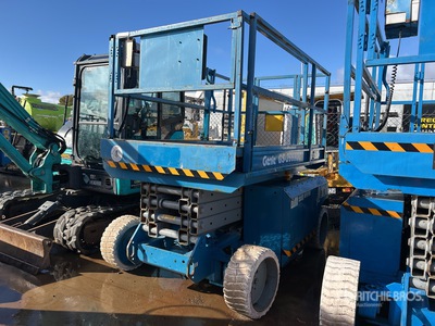 1999 Genie GS2668DC Electric シザーリフト