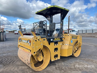 2011 Cat CB434D Compacteur  double bille