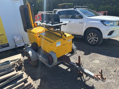 Quantity of (2) Roadlines CS-200 Semaforo