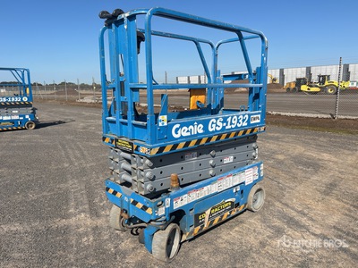 2003 Genie GS1932 Electric Scissor Lift (Inoperable)
